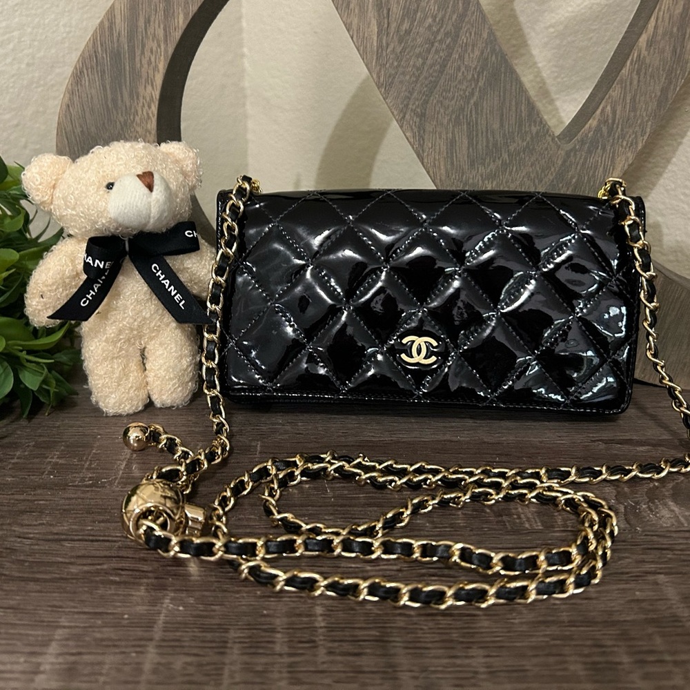 🇺🇸🔱🖤Chanel Quilted Patent Wallet Chain Crossbody Matelasse Style